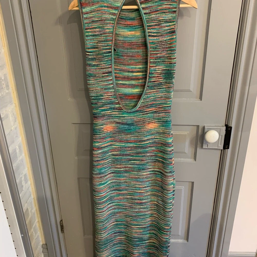 Vertigo Maxi Keyhole Back - Picture 3 of 7